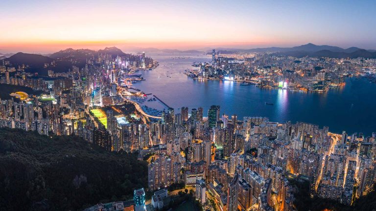 Destination Guide to Hong Kong – A Blend of Tradition and Modernity
